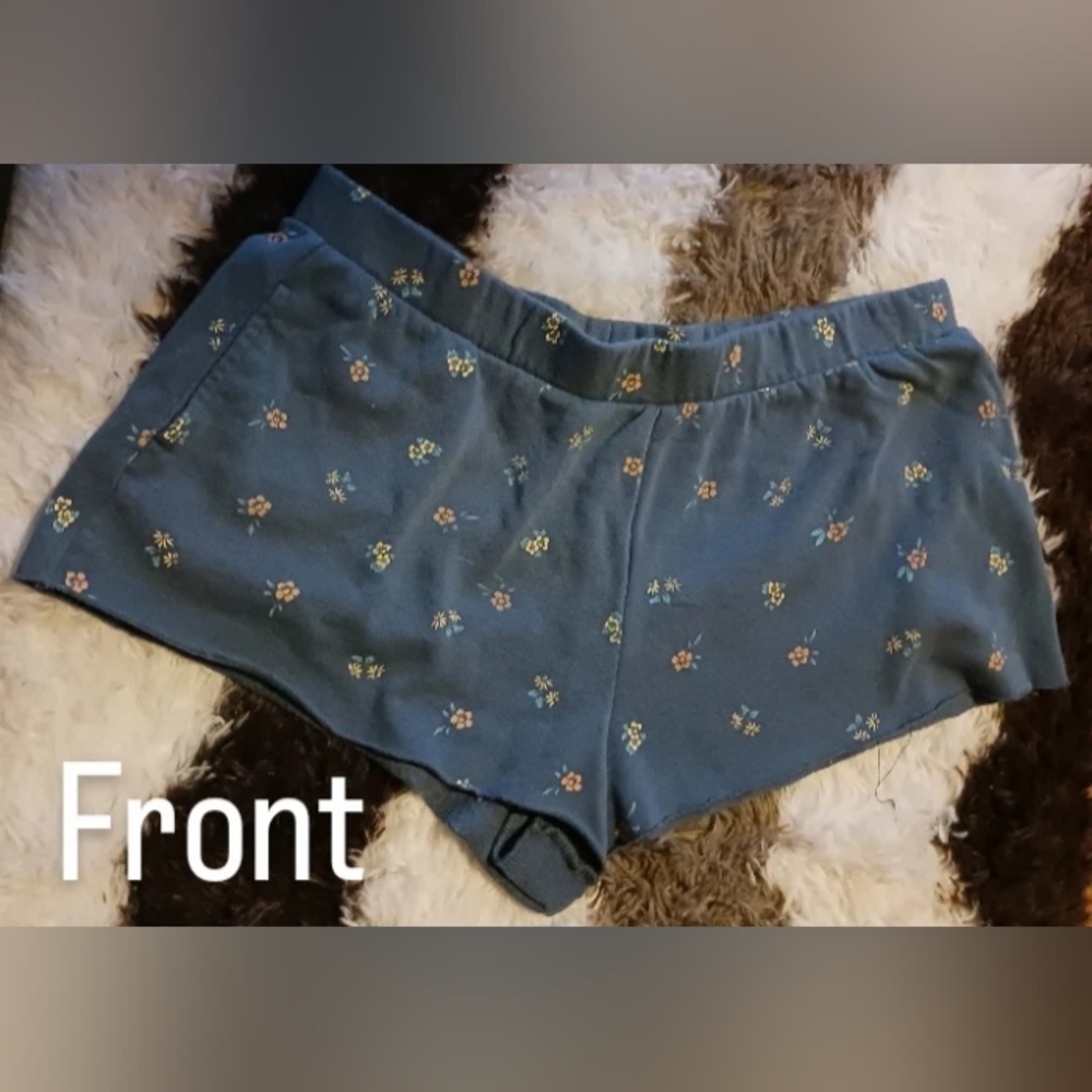 Colsie, size large, muted blue floral lounge shorts.